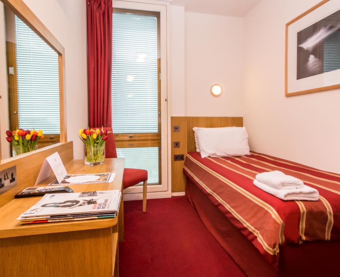St Giles Heathrow - A St Giles Hotel Feltham Kültér fotó