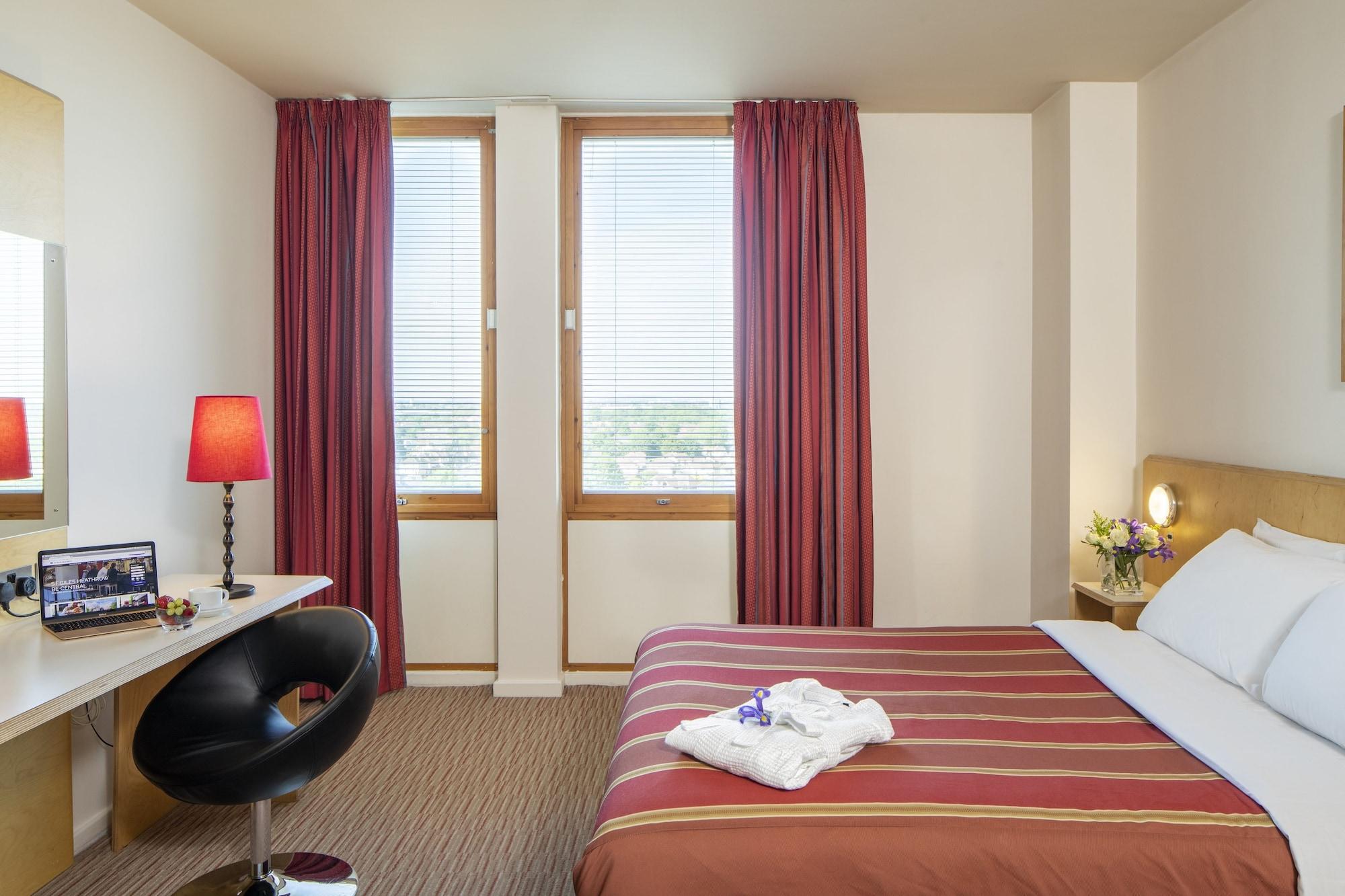 St Giles Heathrow - A St Giles Hotel Feltham Kültér fotó