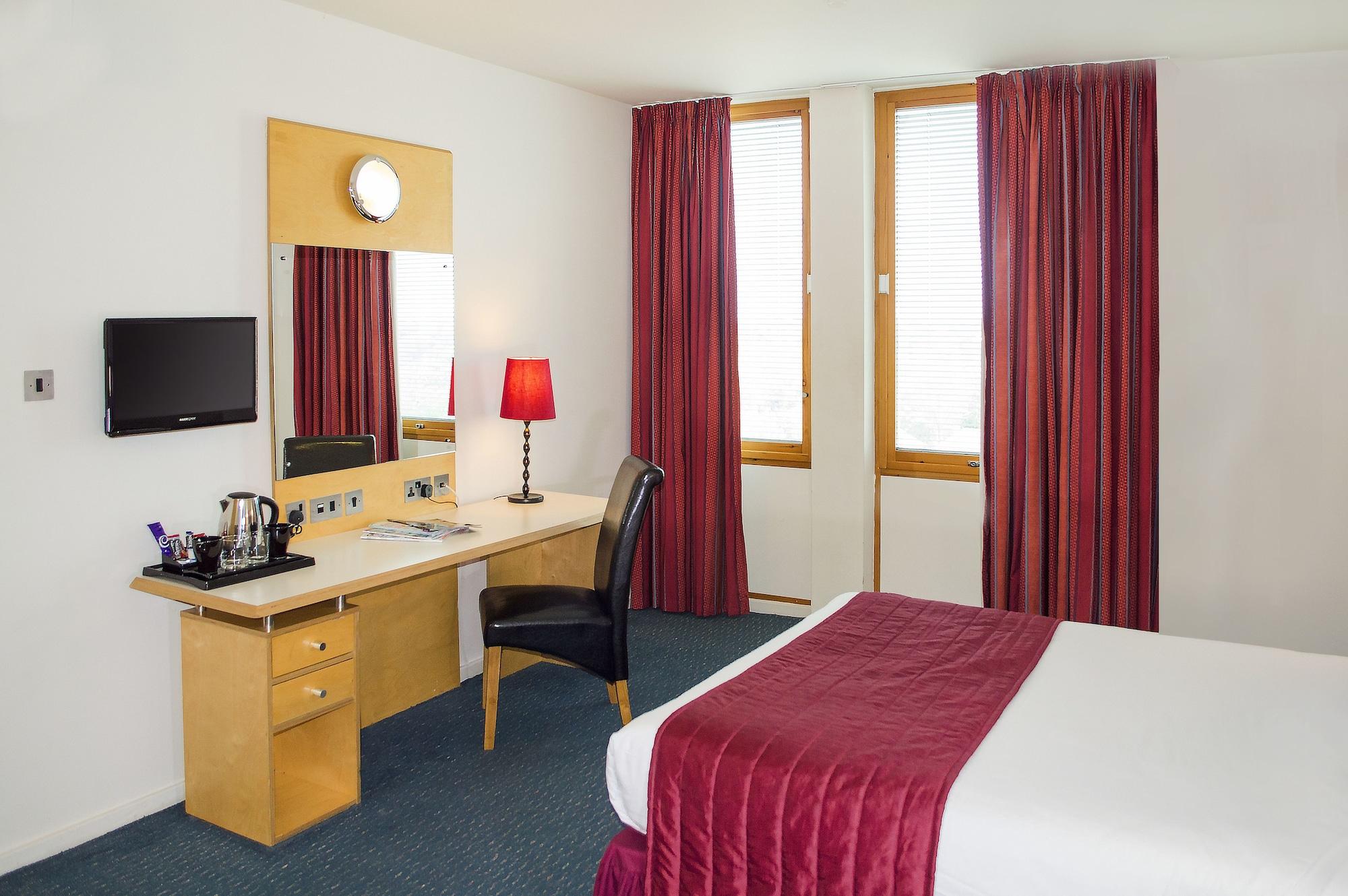 St Giles Heathrow - A St Giles Hotel Feltham Kültér fotó