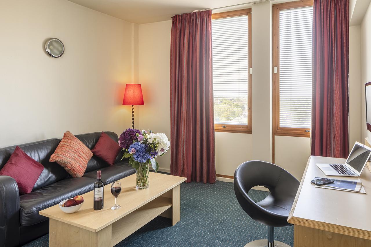 St Giles Heathrow - A St Giles Hotel Feltham Kültér fotó