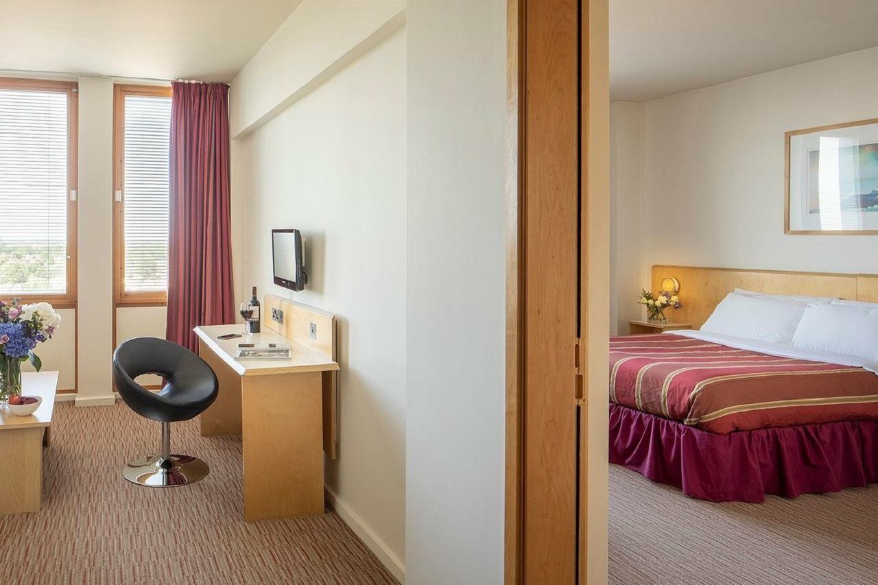 St Giles Heathrow - A St Giles Hotel Feltham Kültér fotó